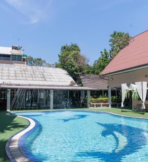 فندق บ้านนารีสอร์ท