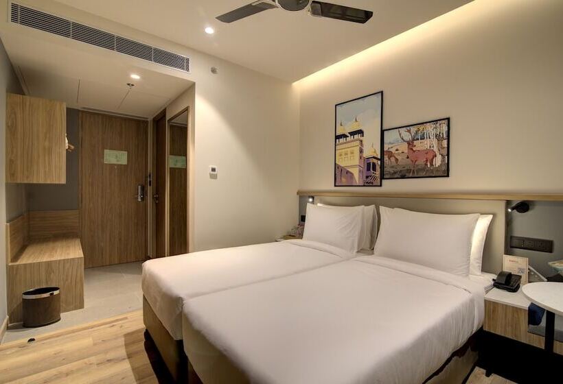 7 Apple Hotel Pratap Nagar, Jaipur