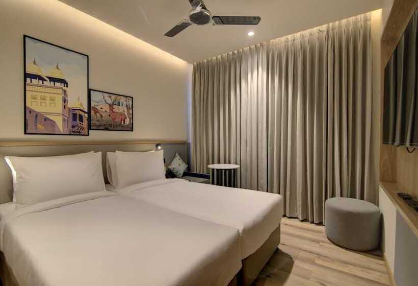 7 Apple Hotel Pratap Nagar, Jaipur