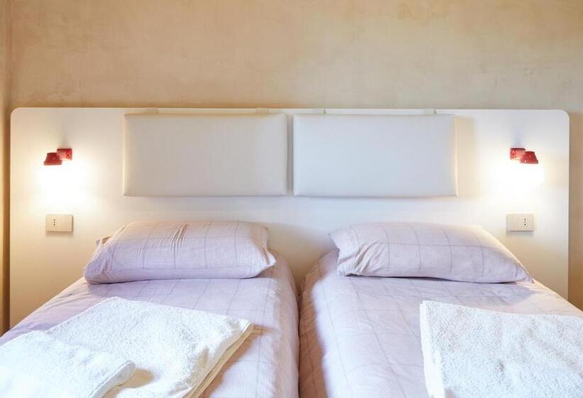 هتل Agriturismo Montecolombo By Il Ritorno