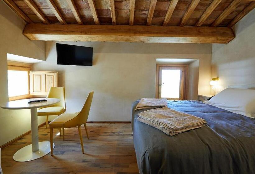 هتل Agriturismo Montecolombo By Il Ritorno