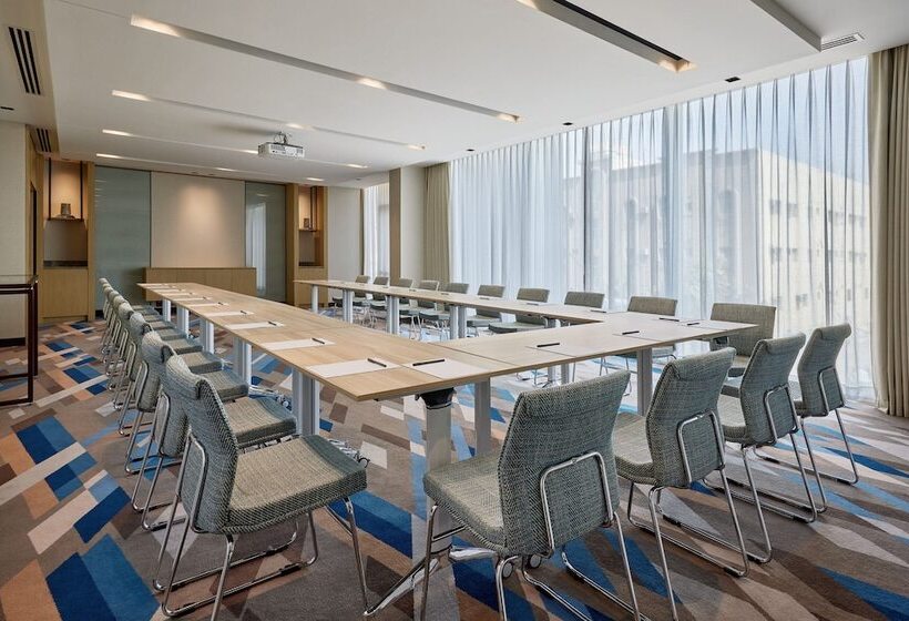 هتل Courtyard By Marriott Jubail