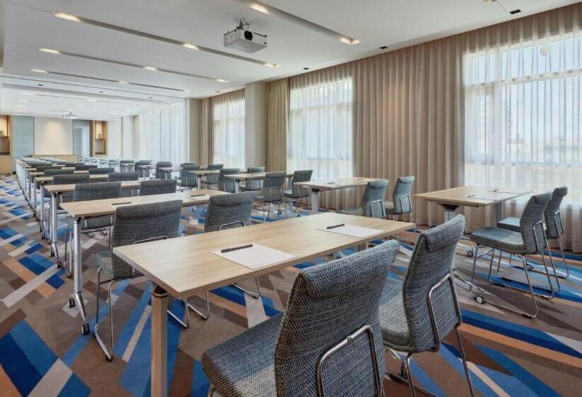 هتل Courtyard By Marriott Jubail