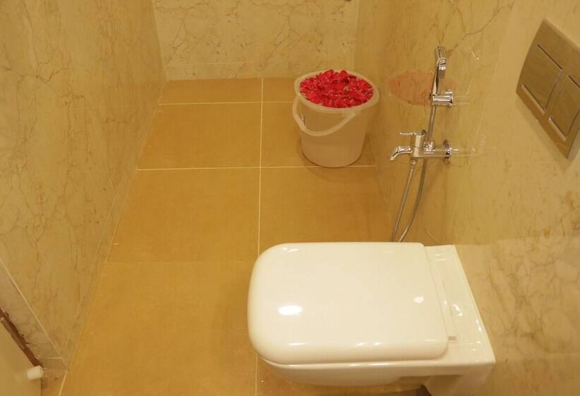 فندق Emeraald House