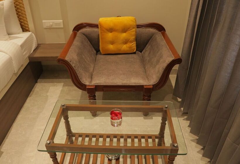 ホテル Emeraald House