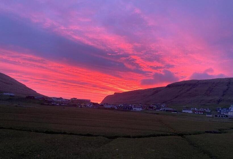 فندق Heima í Stovu