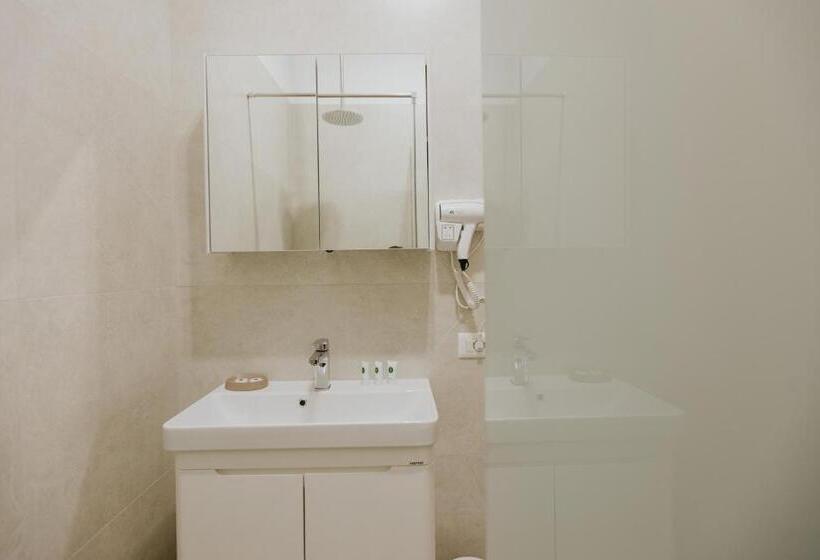 酒店 Kroi Near Castle Entrance Castle And Town View