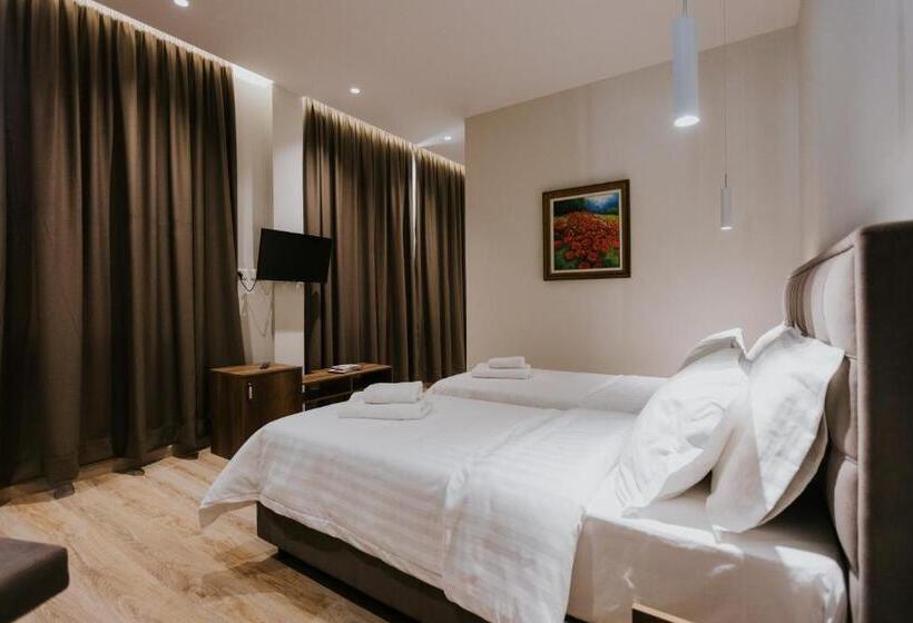 酒店 Kroi Near Castle Entrance Castle And Town View