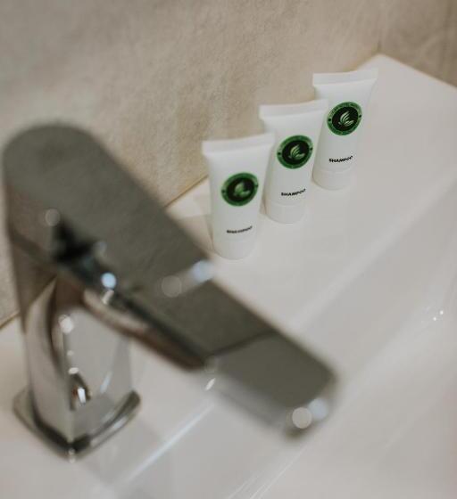 酒店 Kroi Near Castle Entrance Castle And Town View