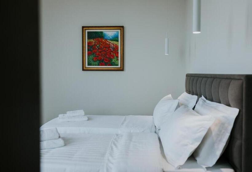 酒店 Kroi Near Castle Entrance Castle And Town View