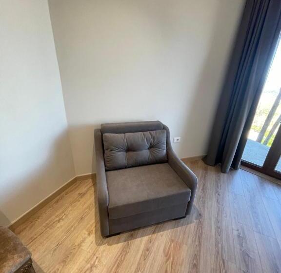 酒店 Kroi Near Castle Entrance Castle And Town View