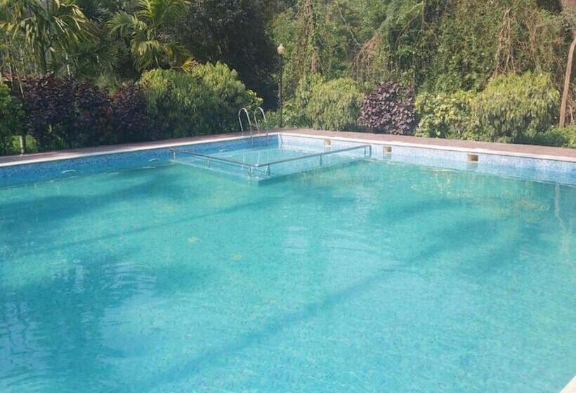 בית מלון כפרי Lazo Areca Resort , Coorg