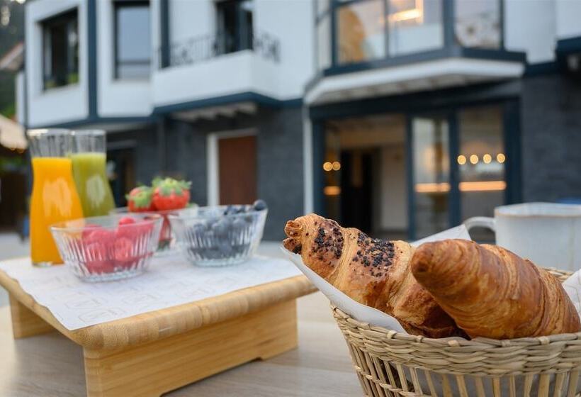 هتل Neguetxea Boutique Guest House