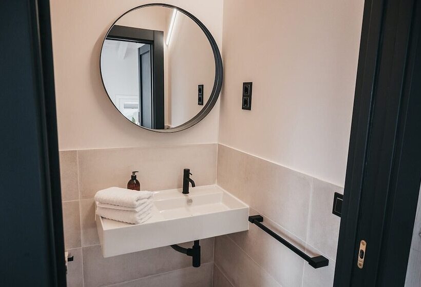 هتل Neguetxea Boutique Guest House