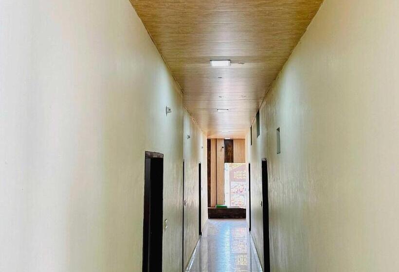 호텔 Oyo 81207 Elginn Blu  And Restaurant