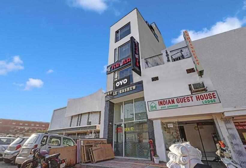 ホテル Oyo Flagship 81157  Le Cashew