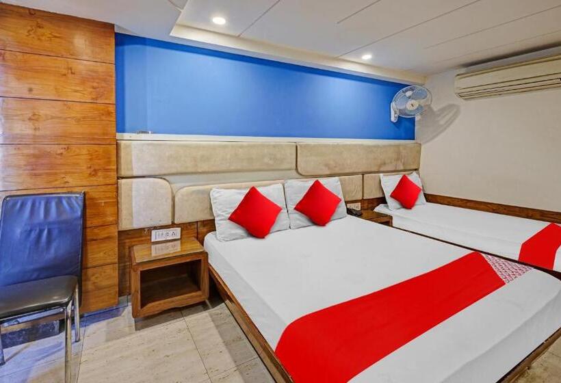 ホテル Oyo Flagship 81157  Le Cashew