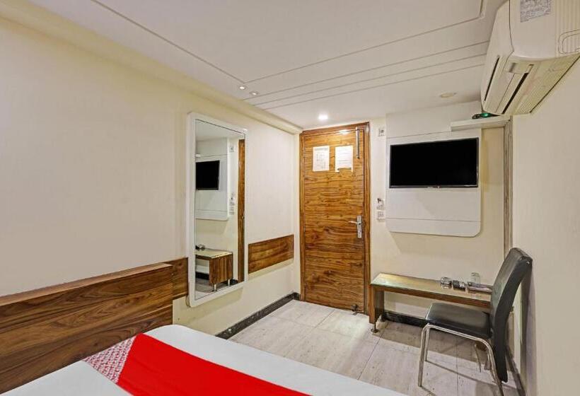 ホテル Oyo Flagship 81157  Le Cashew