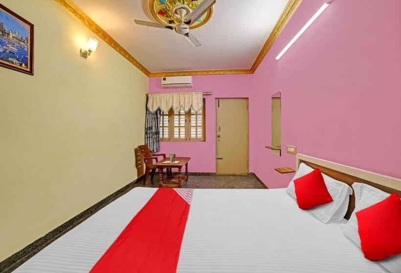 בית מלון כפרי Oyo Flagship 81186 Pns Royals