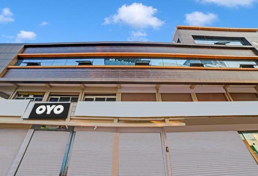 בית מלון כפרי Oyo Flagship 81186 Pns Royals