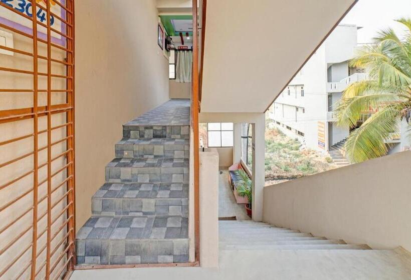 בית מלון כפרי Oyo Flagship 81186 Pns Royals