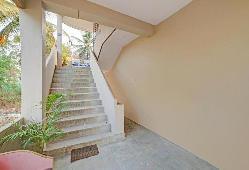 בית מלון כפרי Oyo Flagship 81186 Pns Royals