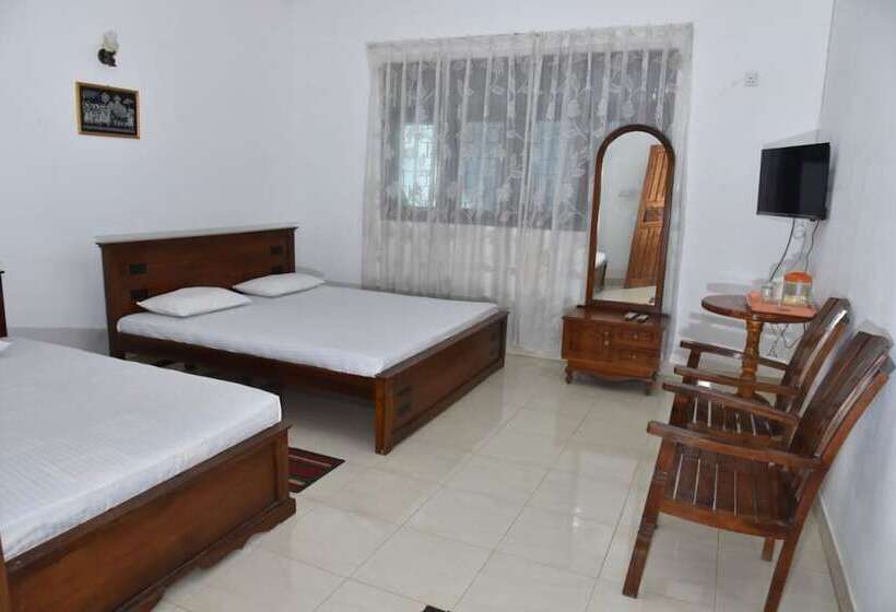 Отель Red Lotus Holiday Resort