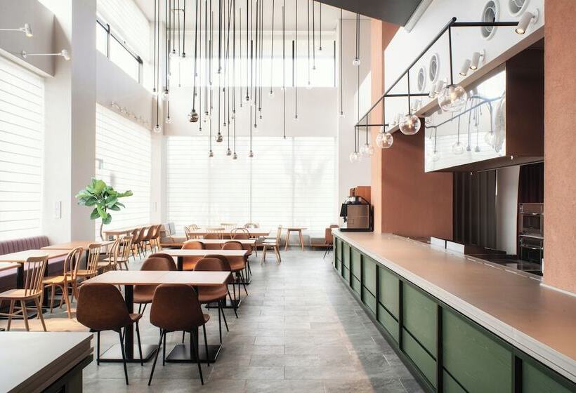 בית מלון כפרי Ref Okinawa Arena By Vessel