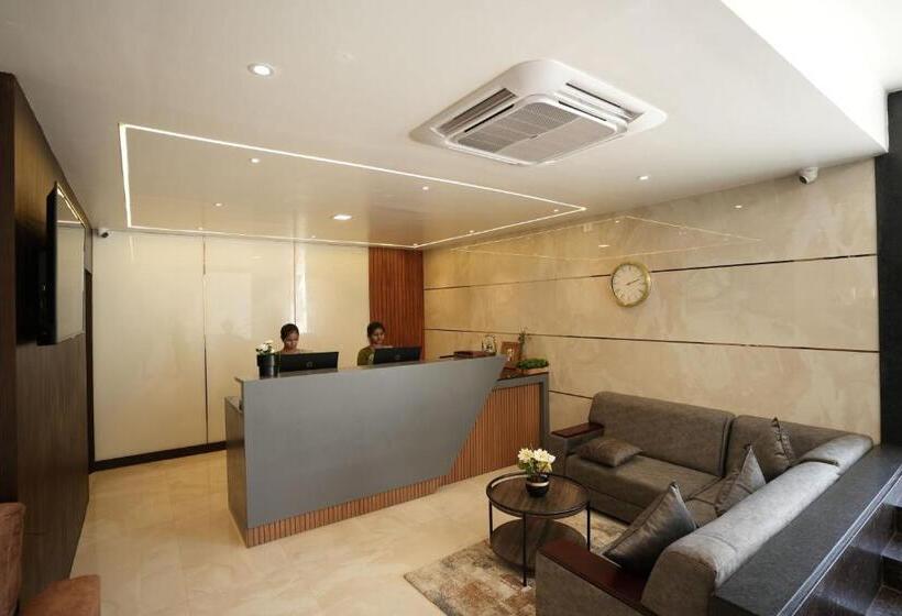 ホテル Sri Ambal Grand