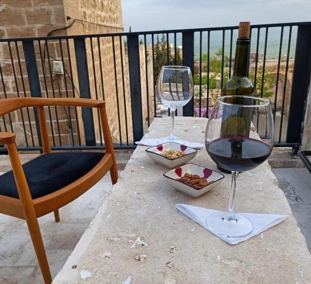 هتل Tuğmaner  Small House Ajar