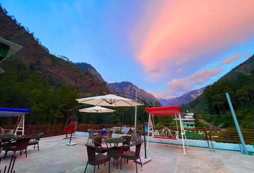 فندق Winterline Resort, Kasol   A Four Star Luxury Resort