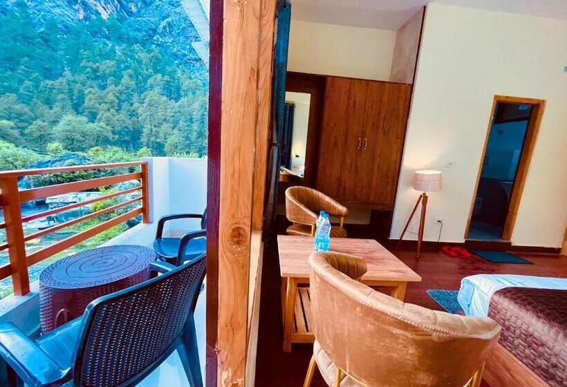 فندق Winterline Resort, Kasol   A Four Star Luxury Resort
