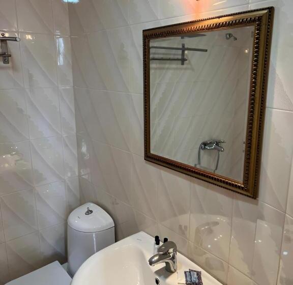 Monte Cristo Hotel With Rooftop Pool