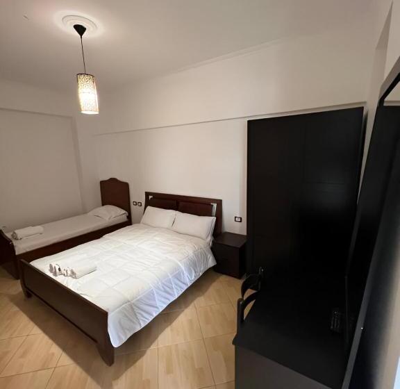 Monte Cristo Hotel With Rooftop Pool