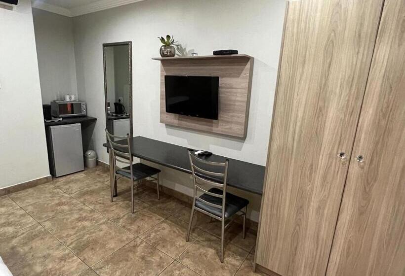 פנסיון Barkly Street Guesthouse