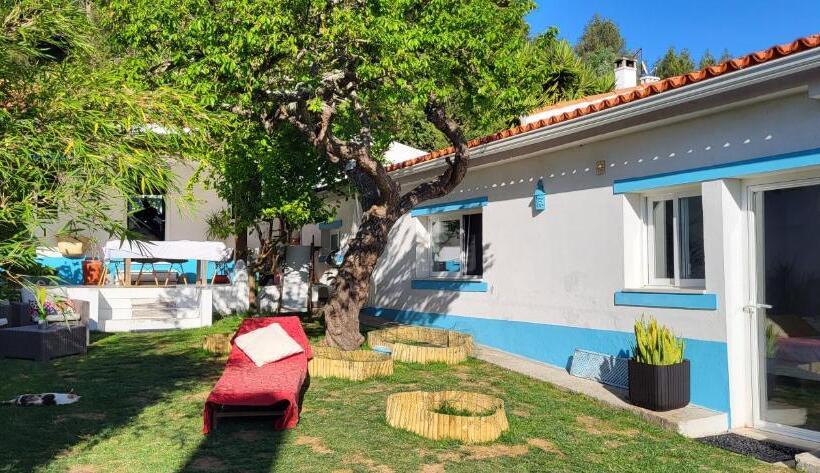 Пансион Caparica Villa