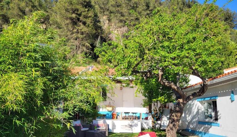 Пансион Caparica Villa