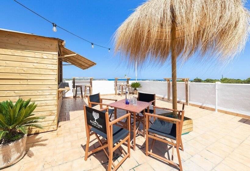 펜션 Hostal Cala Llombards