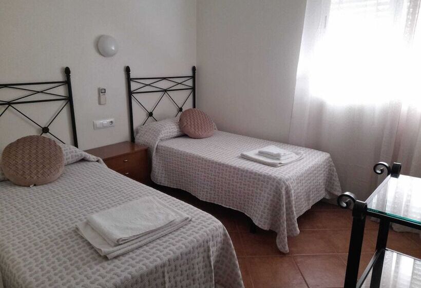פנסיון Hostal Chiquinino Ii