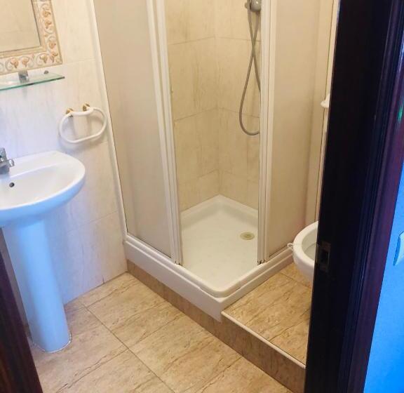 פנסיון Hostal Juli Bureba