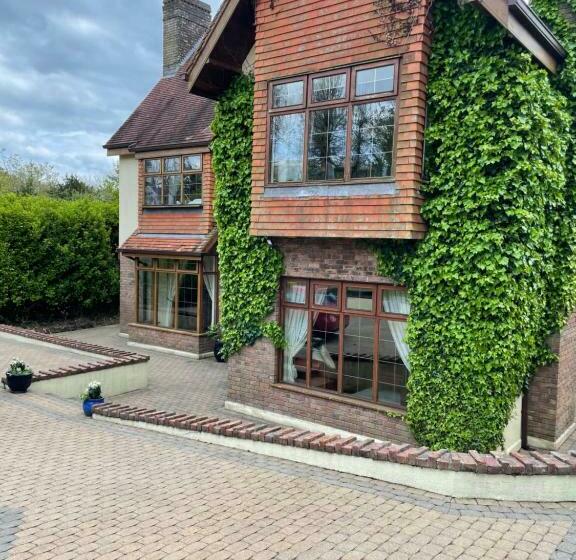 פנסיון Taylors Hill Luxury Guest House