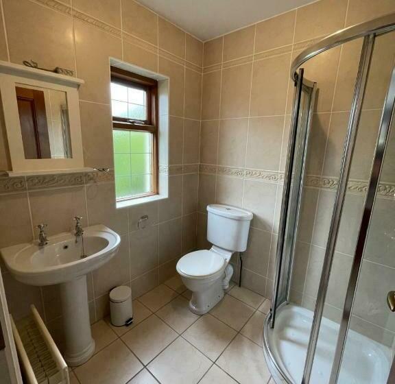 פנסיון Taylors Hill Luxury Guest House