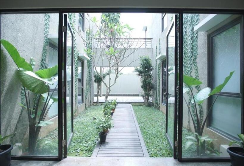 ペンション The Heritage Karawaci