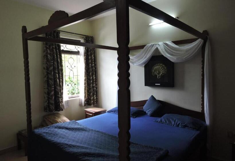 5 Bhk Villa With Private Pool, Goa Garden Resort At South Goa