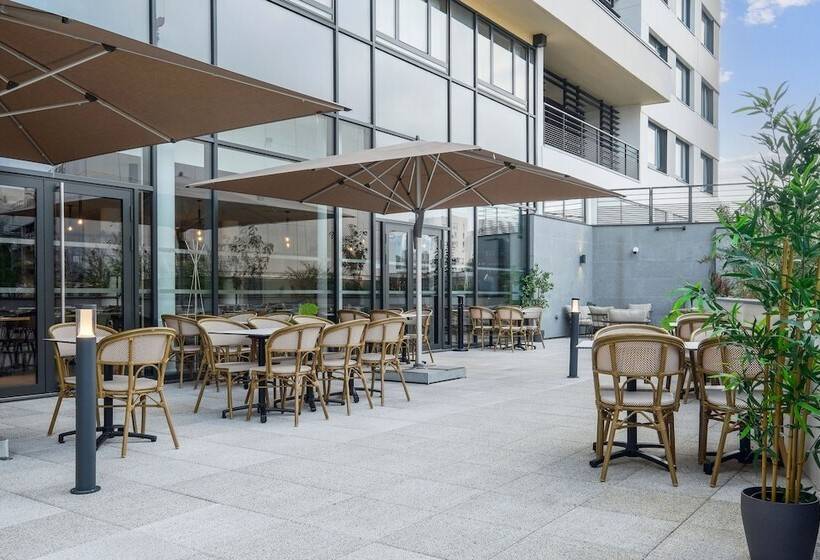 All Suites Paris Ouest Colombes