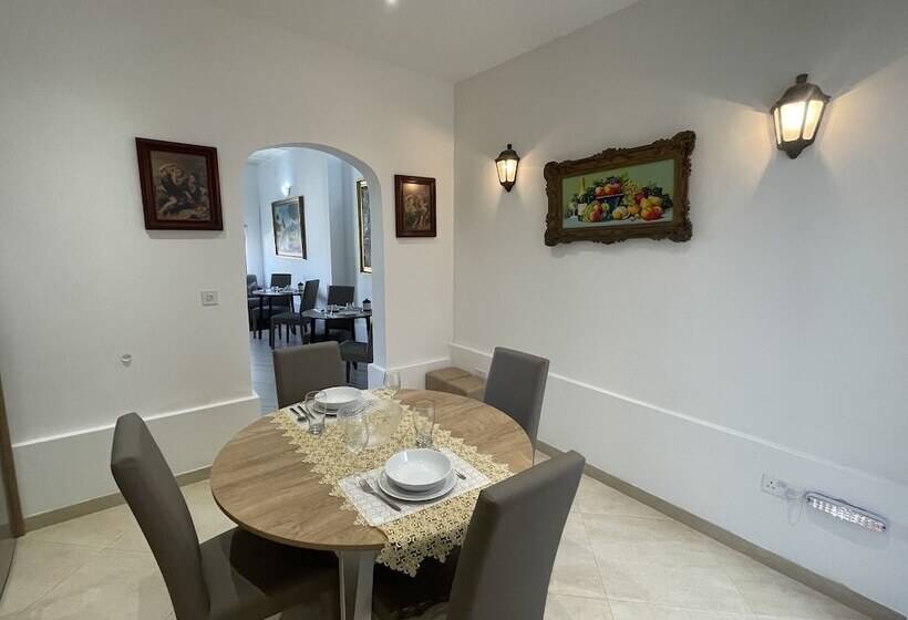 تختخواب و صبحانه Alina Boutique Living