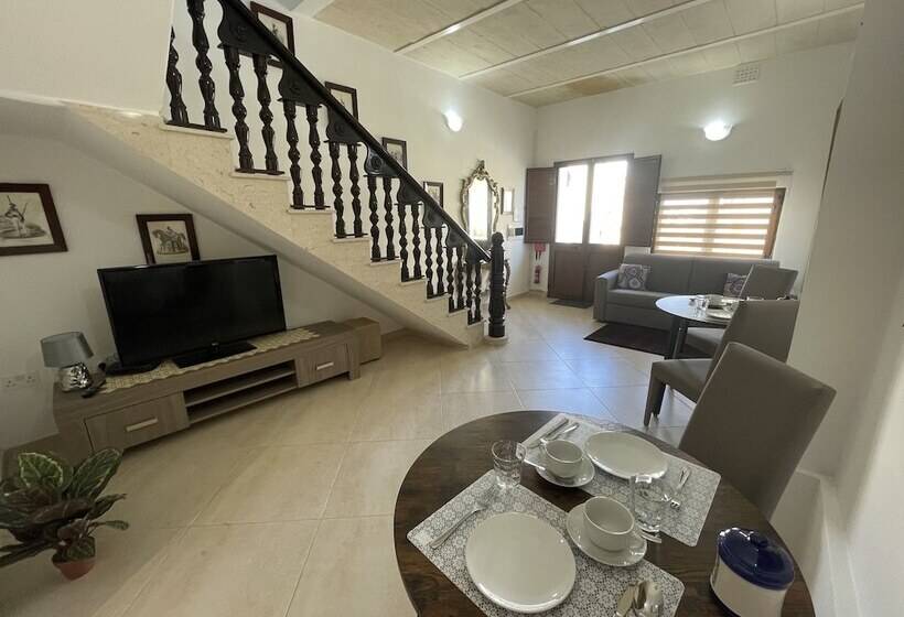 تختخواب و صبحانه Alina Boutique Living