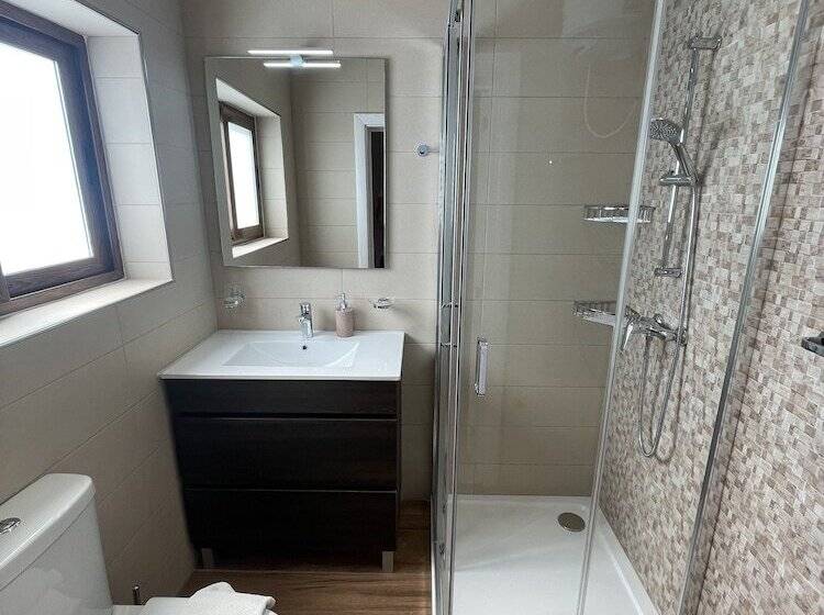 تختخواب و صبحانه Alina Boutique Living