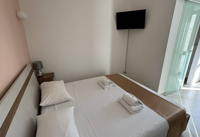 تختخواب و صبحانه Alina Boutique Living