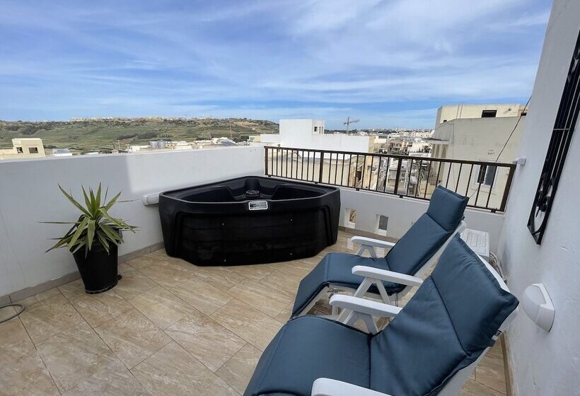 تختخواب و صبحانه Alina Boutique Living